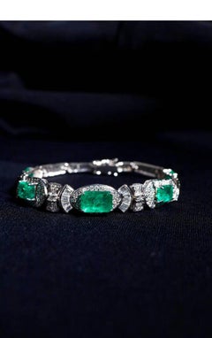 AIG Certified 5.90 Zambian Emeralds 2.40 Ct Diamonds 18K Gold Bracelet