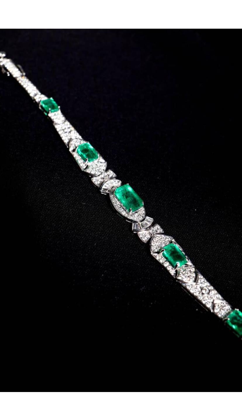 AIG Certified 5.90 Zambian Emeralds 2.40 Ct Diamonds 18K Gold Bracelet For Sale 4