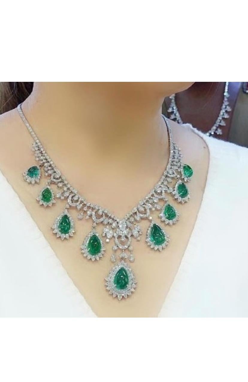 AIG Certified 59.00 Carats Zambian Emeralds  22.00 Ct Diamonds 18K Gold Necklace For Sale 2