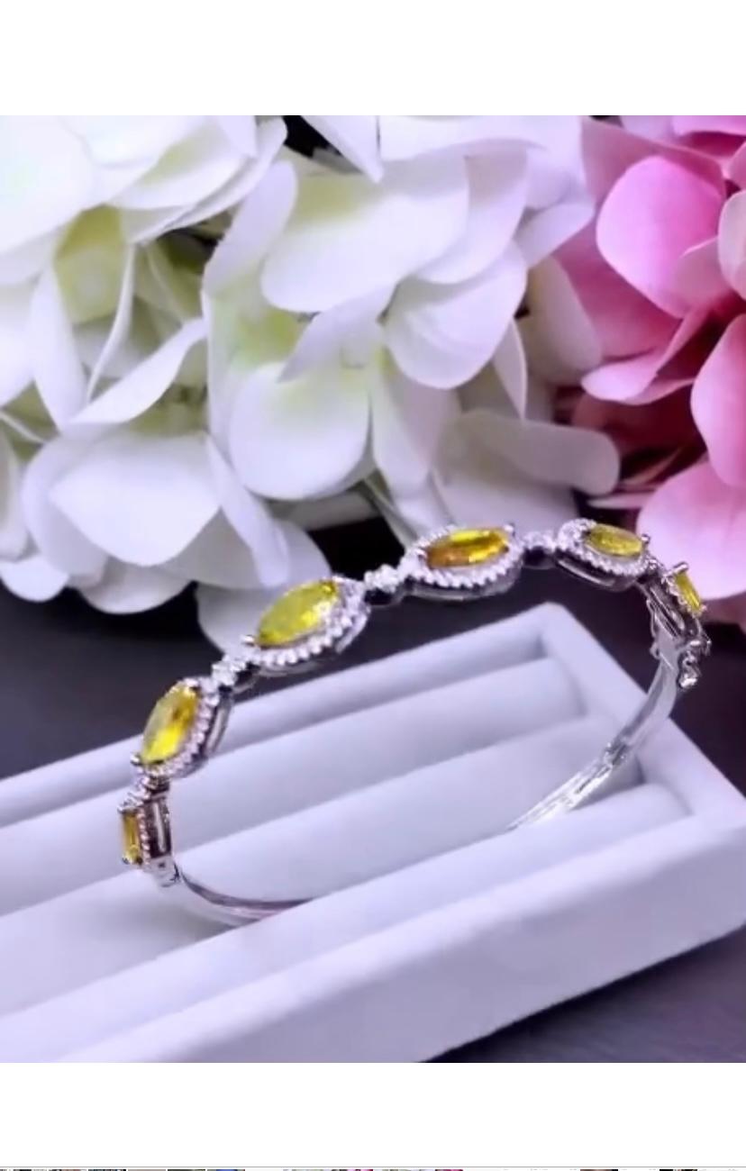 Women's AIG Certified 5.94 Carats Yellow Sapphires  Diamonds 18k Gold Bracelet For Sale