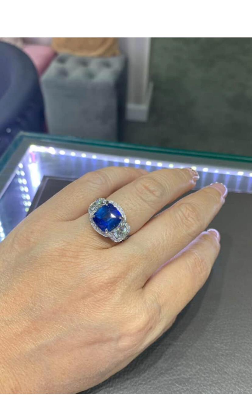 Bague en or 18 carats avec saphir de Ceylan certifié AIG de 6,00 carats et diamants de 2,30 carats en vente 5