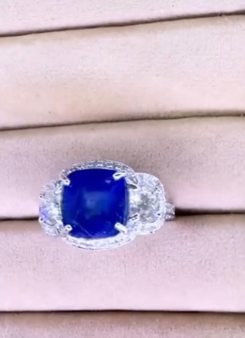 Bague en or 18 carats avec saphir de Ceylan certifié AIG de 6,00 carats et diamants de 2,30 carats en vente 2