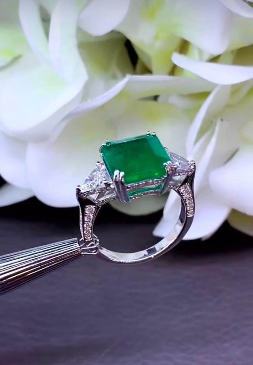 AIG Certified 6.00 Carat Zambian Emerald 1.40 Ct Diamonds 18K Gold Ring For Sale 5