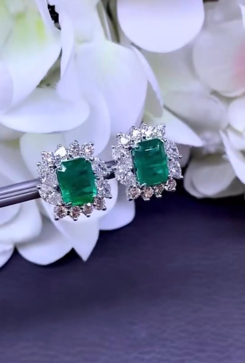 Smeraldi dello Zambia certificati AIG da 6.00 carati  Orecchini con diamanti da 3,40 carati in oro 18 carati in vendita 3