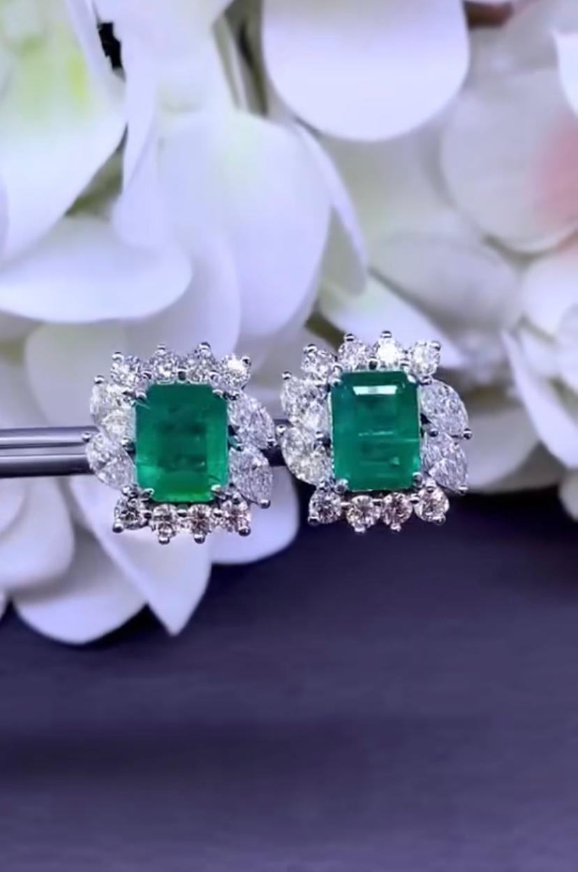 Smeraldi dello Zambia certificati AIG da 6.00 carati  Orecchini con diamanti da 3,40 carati in oro 18 carati in vendita 4