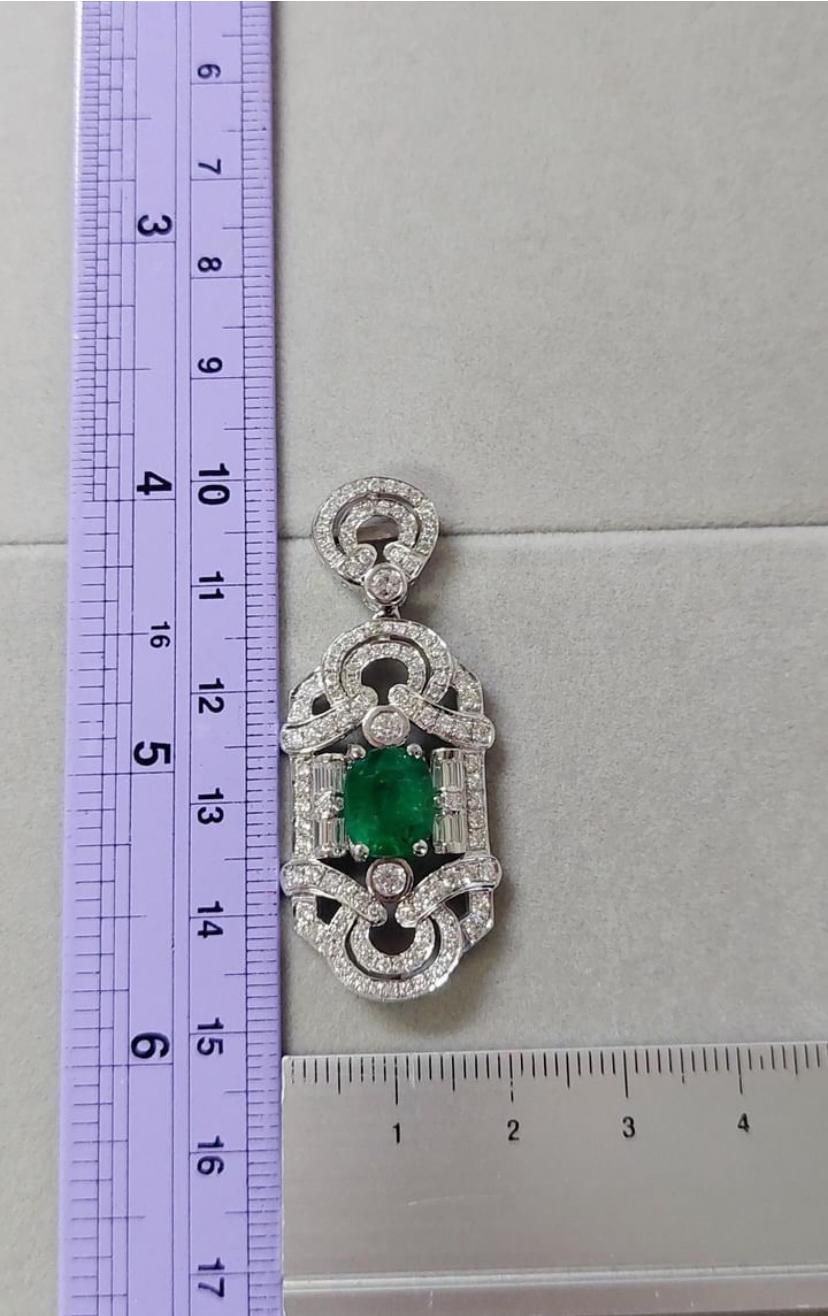 Orecchini in oro 18K con smeraldi dello Zambia certificati AIG da 6,00 carati e diamanti da 3,50 carati in vendita 1