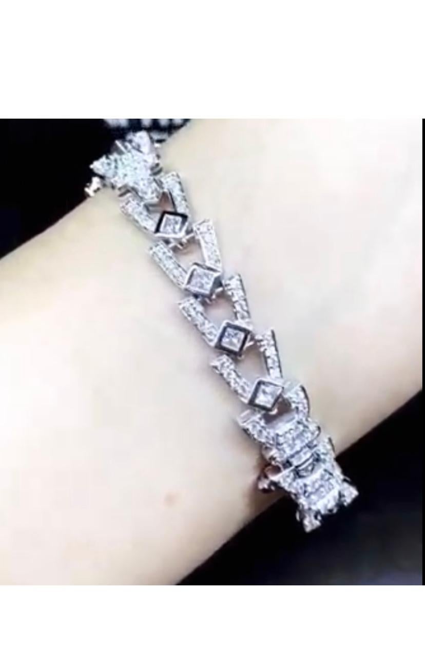AIG Certified 6.00 Carat Zambian Emeralds 5.90 Ct Diamonds 18K Gold Bracelet In New Condition For Sale In Massafra, IT
