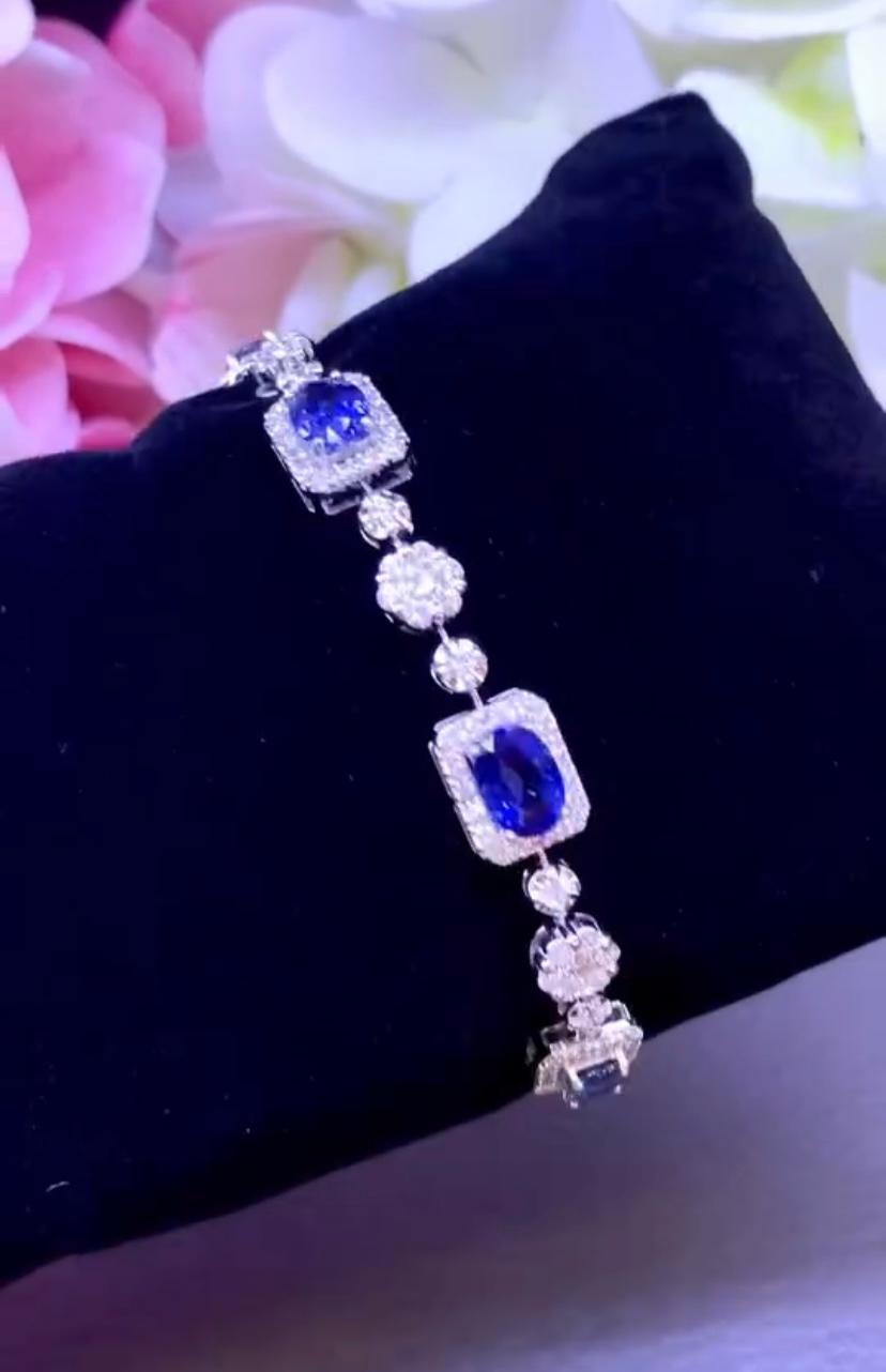 Zafiros de Ceilán de 6,00 qt con certificado AIG Diamantes de 3,00 qt Pulsera de oro de 18 quilates Corte oval en venta
