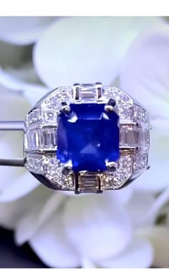 AIG Certified 6.00 Ct Natural Ceylon Sapphire. Diamonds 18k Gold Ring
