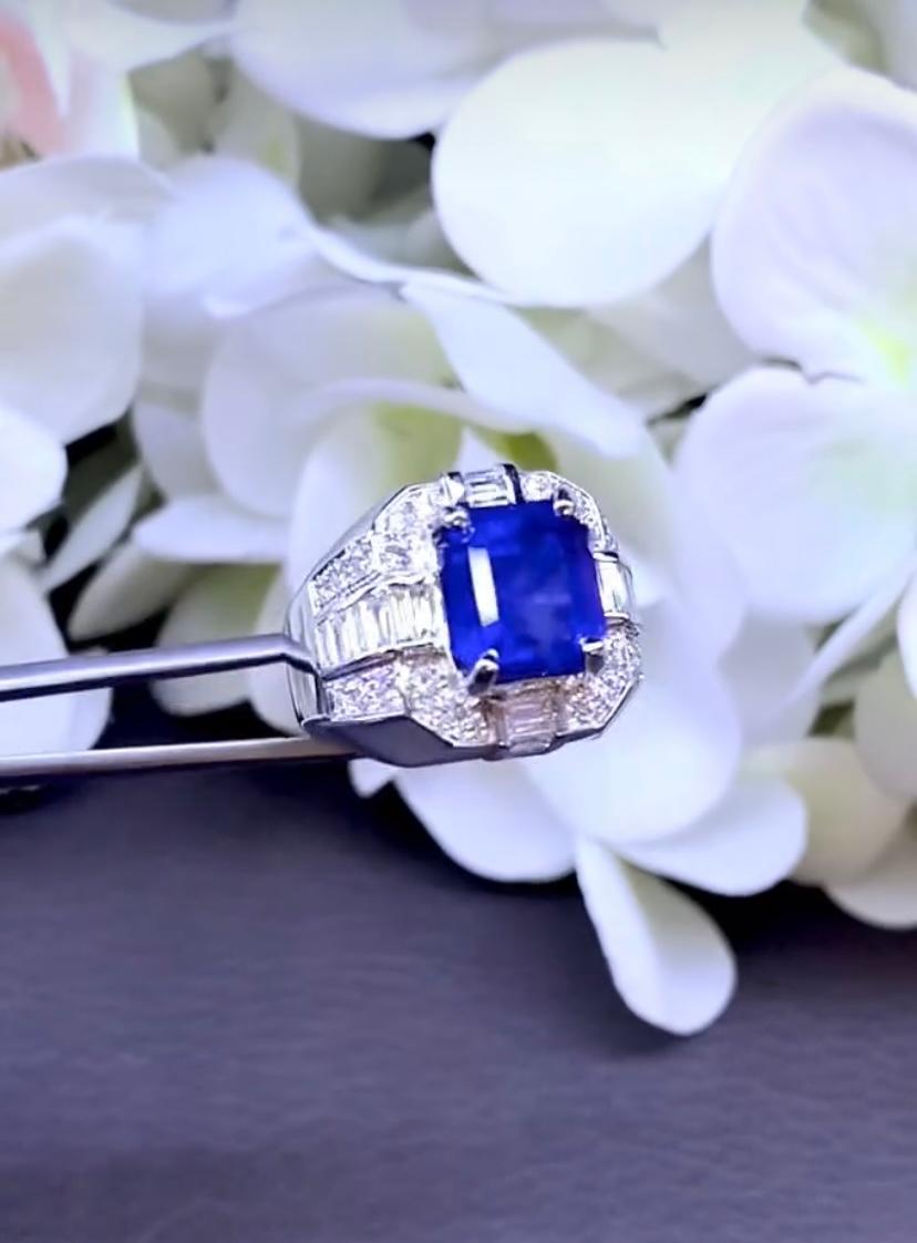 AIG Certified 6.00 Ct Natural Ceylon Sapphire. Diamonds 18k Gold Ring In New Condition For Sale In Massafra, IT