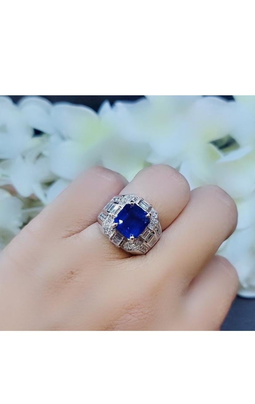 AIG Certified 6.00 Ct Natural Ceylon Sapphire. Diamonds 18k Gold Ring For Sale 2