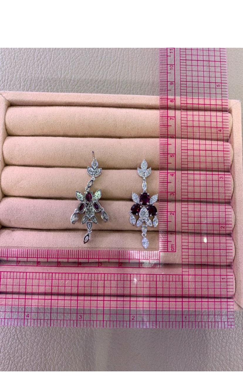 AIG Certified 6.00 Ct Siamese Rubies 2.40 Ct Diamonds 18k Gold Earrings In New Condition For Sale In Massafra, IT