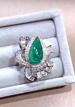 AIG Certified 6.00 Ct Zambian Emerald 2.10 Diamonds 18K Gold Cocktail Ring