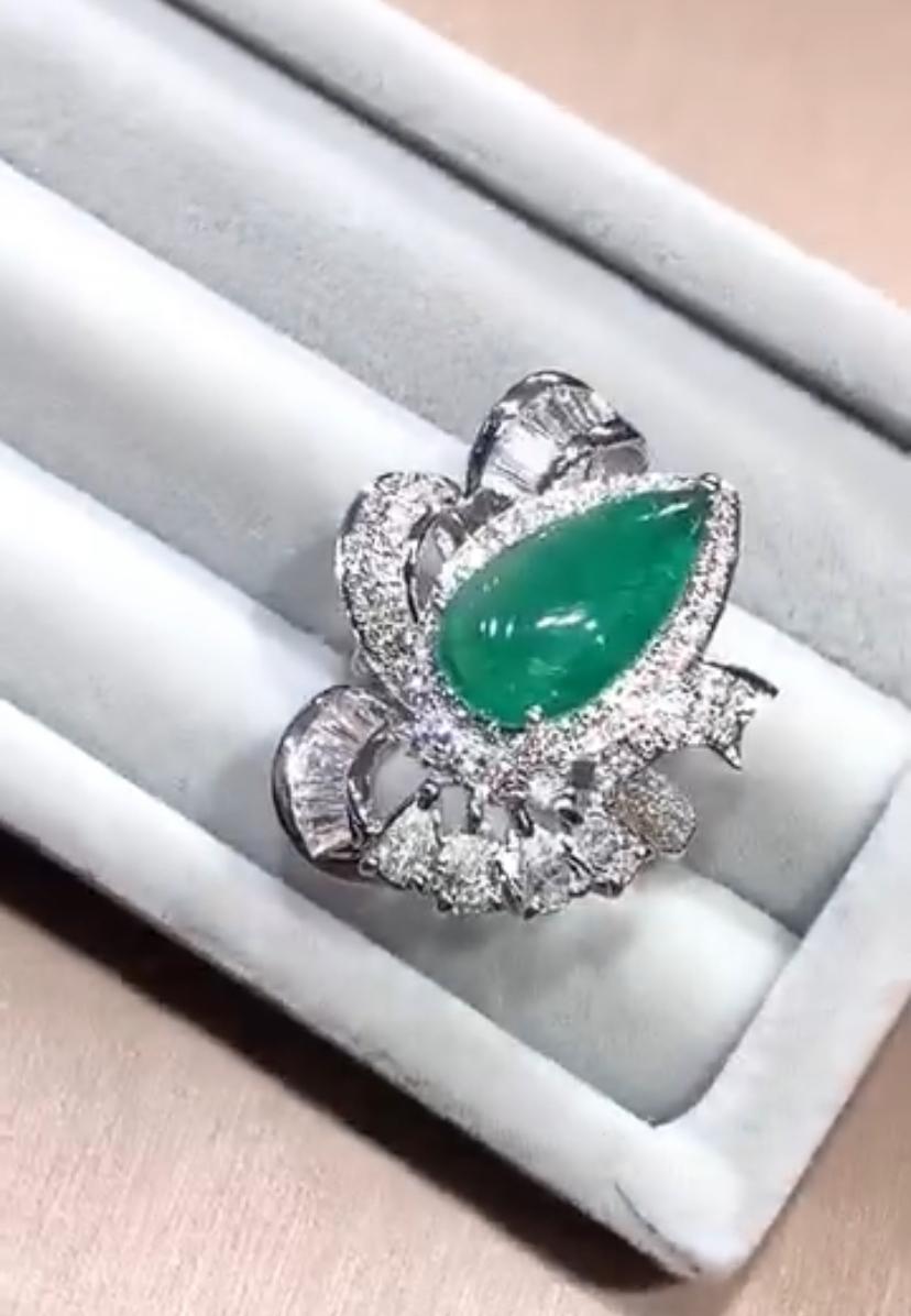 Women's AIG Certified 6.00 Ct Zambian Emerald 2.10 Diamonds 18K Gold Cocktail Ring For Sale