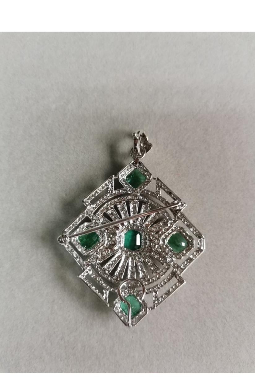 Pendentif en or 18 carats avec émeraudes de Zambie de 6,08 carats et diamants de 2,50 carats certifiés AIG en vente 3