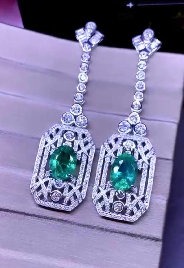 AIG Certified 6.17 Ct Zambian Emeralds Diamonds 3.23 Ct 18k Gold Earrings  In New Condition For Sale In Massafra, IT