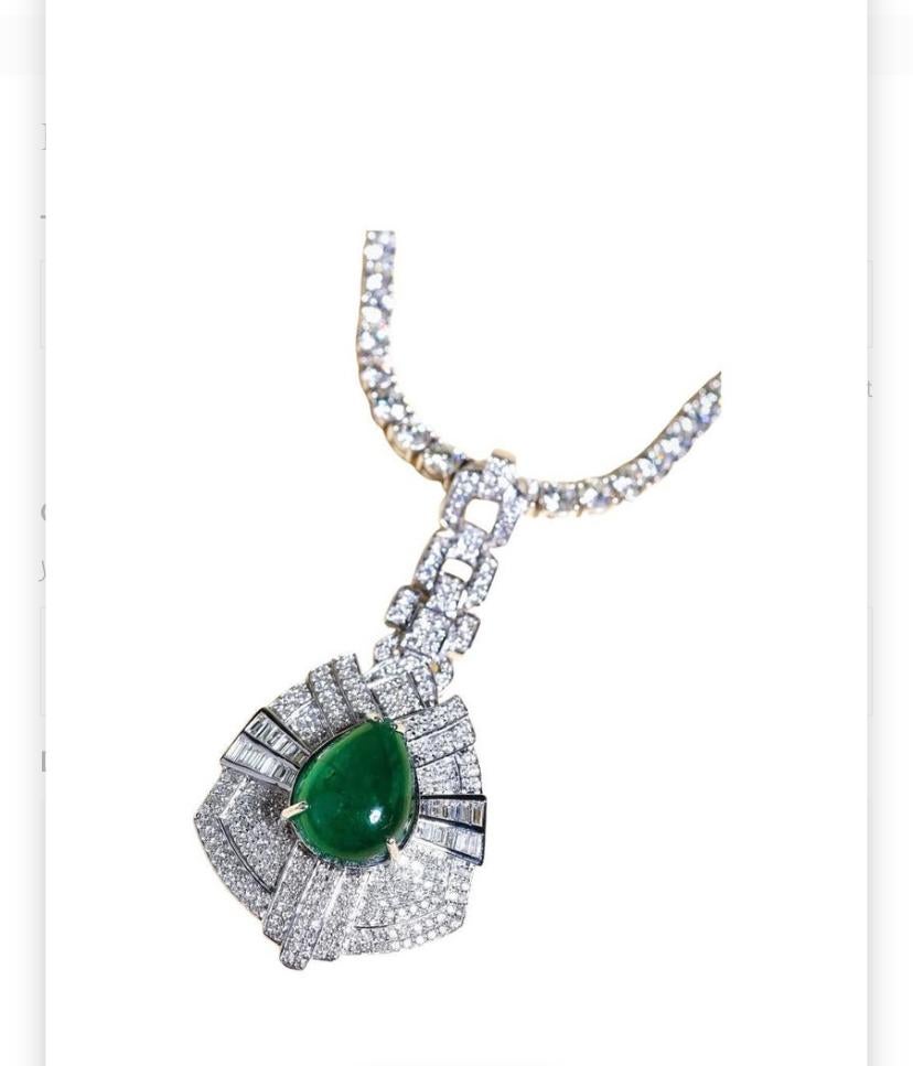 Ein exklusiver Anhänger mit Smaragd und Diamanten in einem eleganten und raffinierten Design, der mit besonderer Aufmerksamkeit für alle Details gefertigt wurde.
Atemberaubende Anhänger kommen in 18k Gold mit glänzenden sambischen Smaragd von 6,20