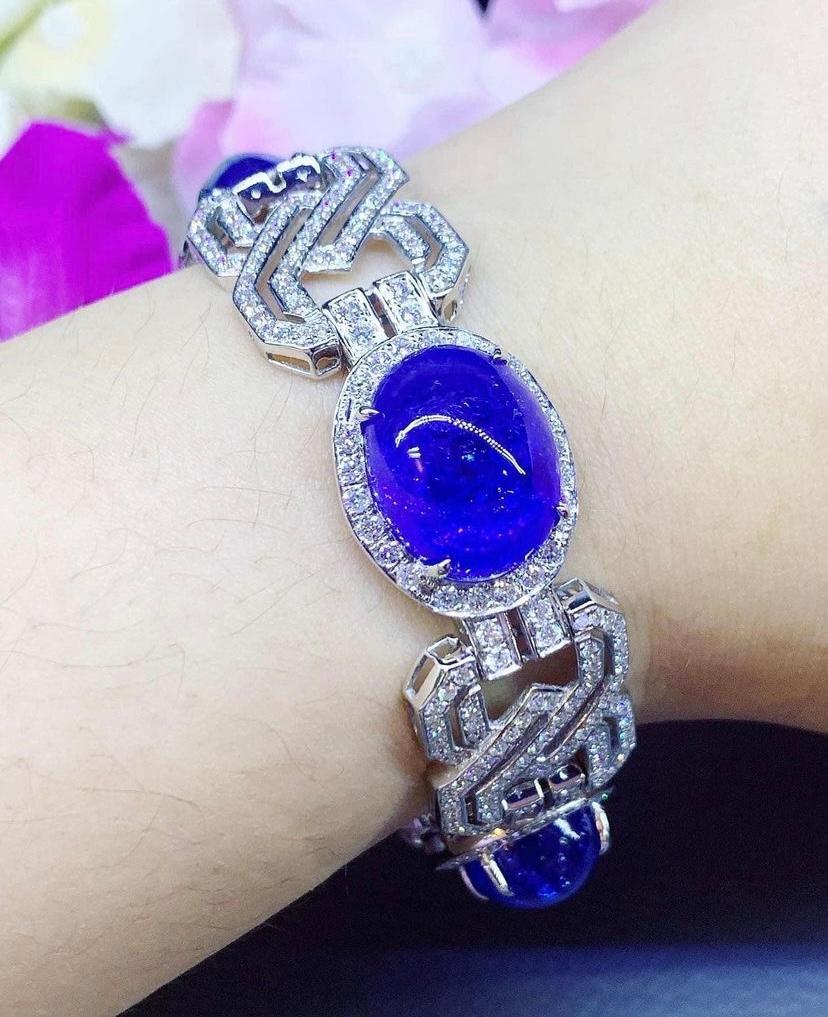 Men's AIG Certified 62.00 Carats Natural Tanzanites 5.25 Ct Diamonds 18k Gold Bracelet For Sale