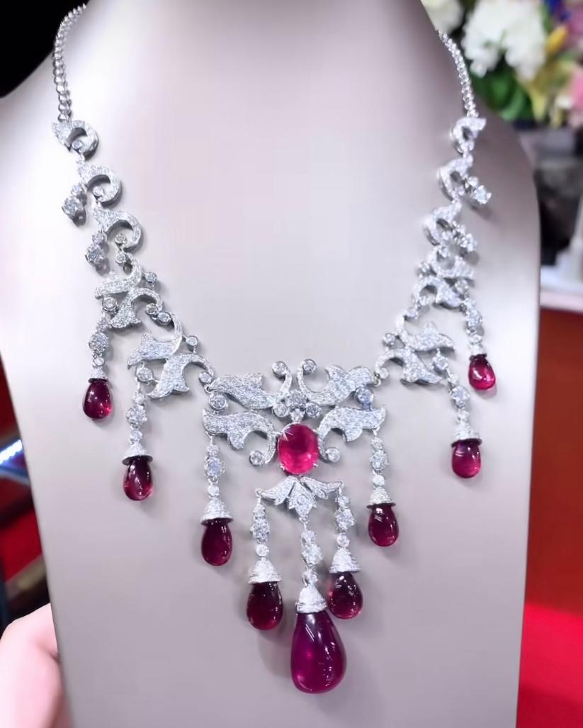 AIG Certified 62.00 Ct Rubellite Tourmaline  14.00 Ct Diamonds 18k Gold Necklace For Sale 1
