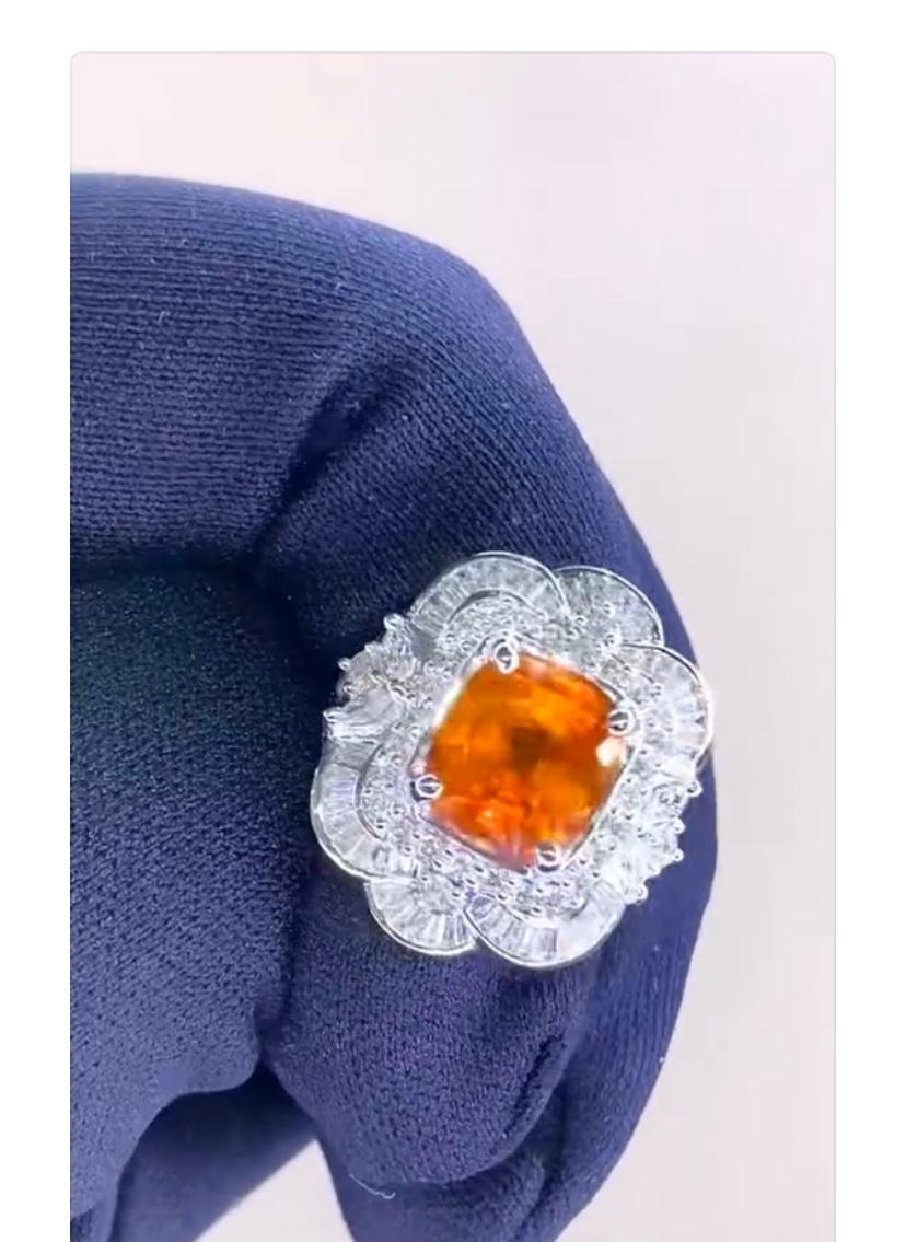 Women's AIG Certified 6.30 Ct Orange Sapphire  Diamonds  18K Gold Ring For Sale