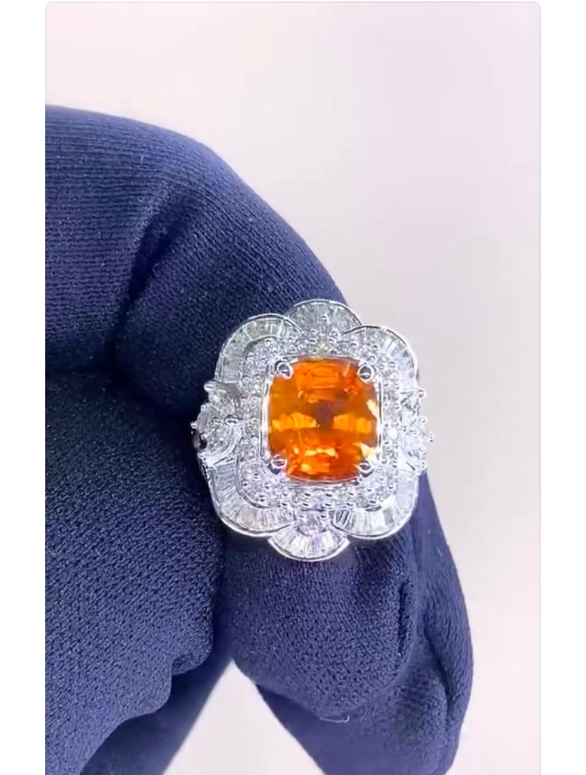 AIG Certified 6.30 Ct Orange Sapphire  Diamonds  18K Gold Ring For Sale 1