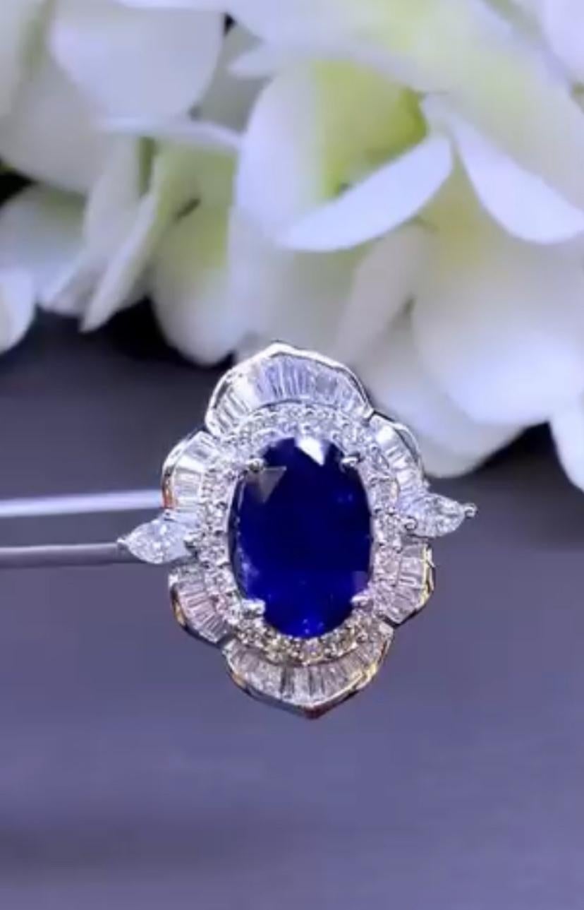 An exquisite piece of jewelry , reflecting light in a way that captivates anyone who sees it. It is also a luxurious accessory that exudes elegance, adding a touch of glamour to any attire. The diamonds are of top quality, creating a mesmerizing