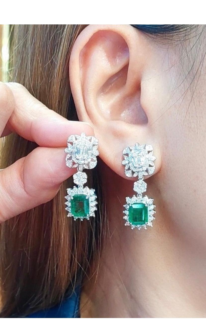 AIG Certified 6.33 Carats Zambian Emeralds  2.28 Ct Diamonds 18K Gold Earrings  For Sale 1