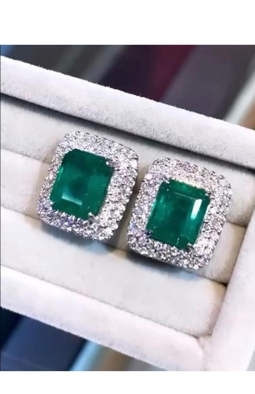 AIG Certified 6.37 Carats Zambian Emeralds  1.13 Ct Diamonds 18K Gold Earrings  In New Condition For Sale In Massafra, IT