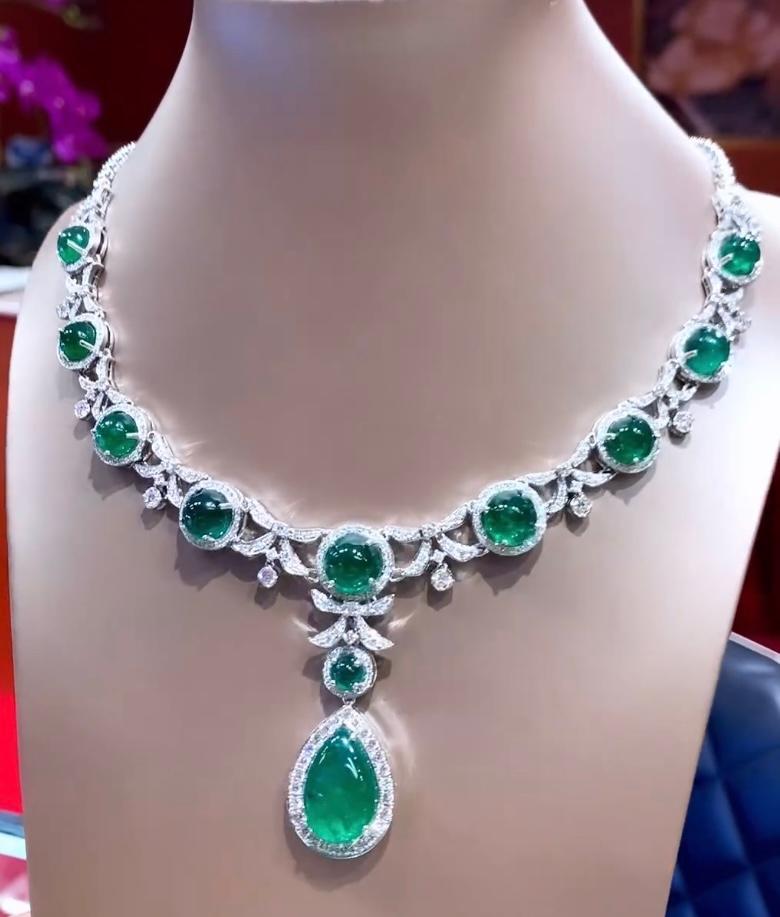 Women's AIG Certified 65.00 Carats Zambian Emeralds 9.00 Ct  Diamonds 18K Gold Necklace For Sale