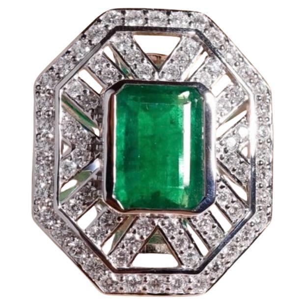 AIG zertifiziert 6,40 Karat sambischen Smaragd 2,40 Ct Diamanten 18K Gold Ring im Angebot