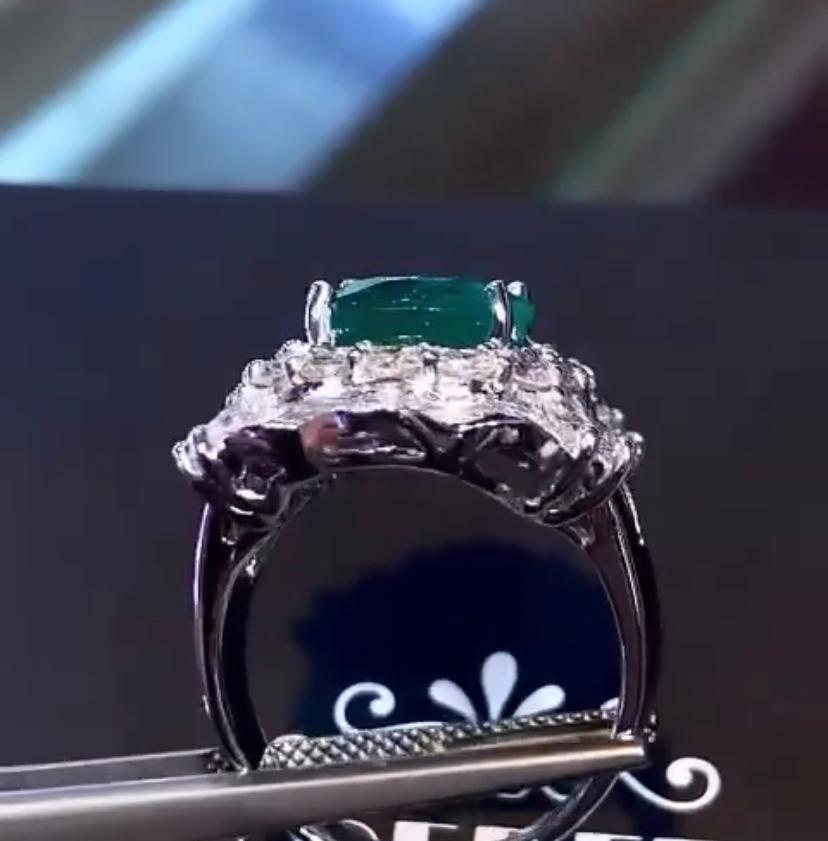 AIG-zertifizierter 6.50 Karat sambischer Smaragd  3,60 Karat Diamanten 18K Gold Ring  im Zustand „Neu“ im Angebot in Massafra, IT