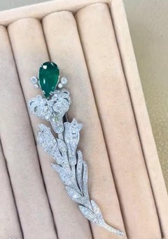 Certified 6.50 Carats Zambian Emerald 3.60 Ct Diamonds 18K Gold Brooch