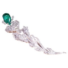 AIG Certified 6.50 Carats Zambian Emerald 3.60 Ct Diamonds 18K Gold Brooch