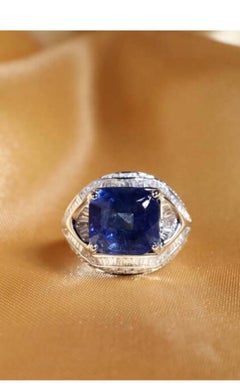 AIG Certified 6.50 Ct Ceylon Sapphire 1.90 Ct Diamonds 18K Gold Ring