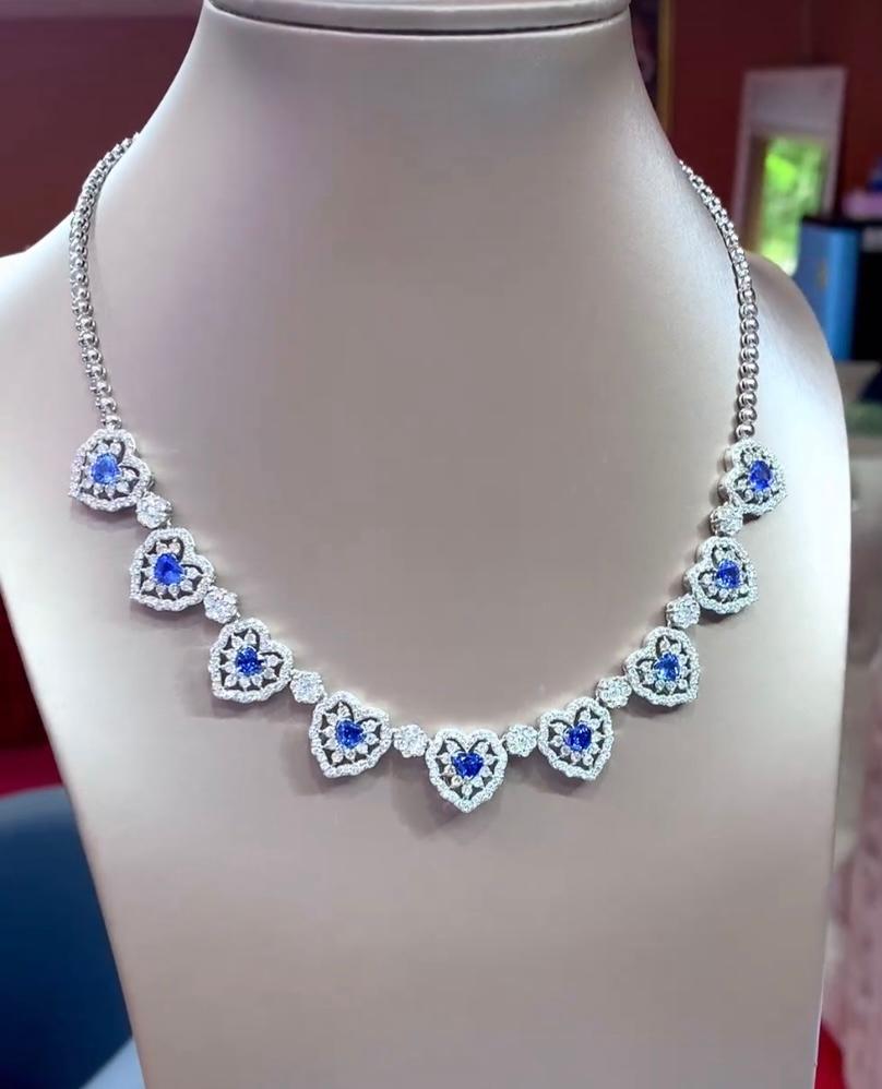 AIG Certified 6.50 Ct Diamonds 5.70 Ct Ceylon Sapphires 18K Gold Necklace In New Condition For Sale In Massafra, IT