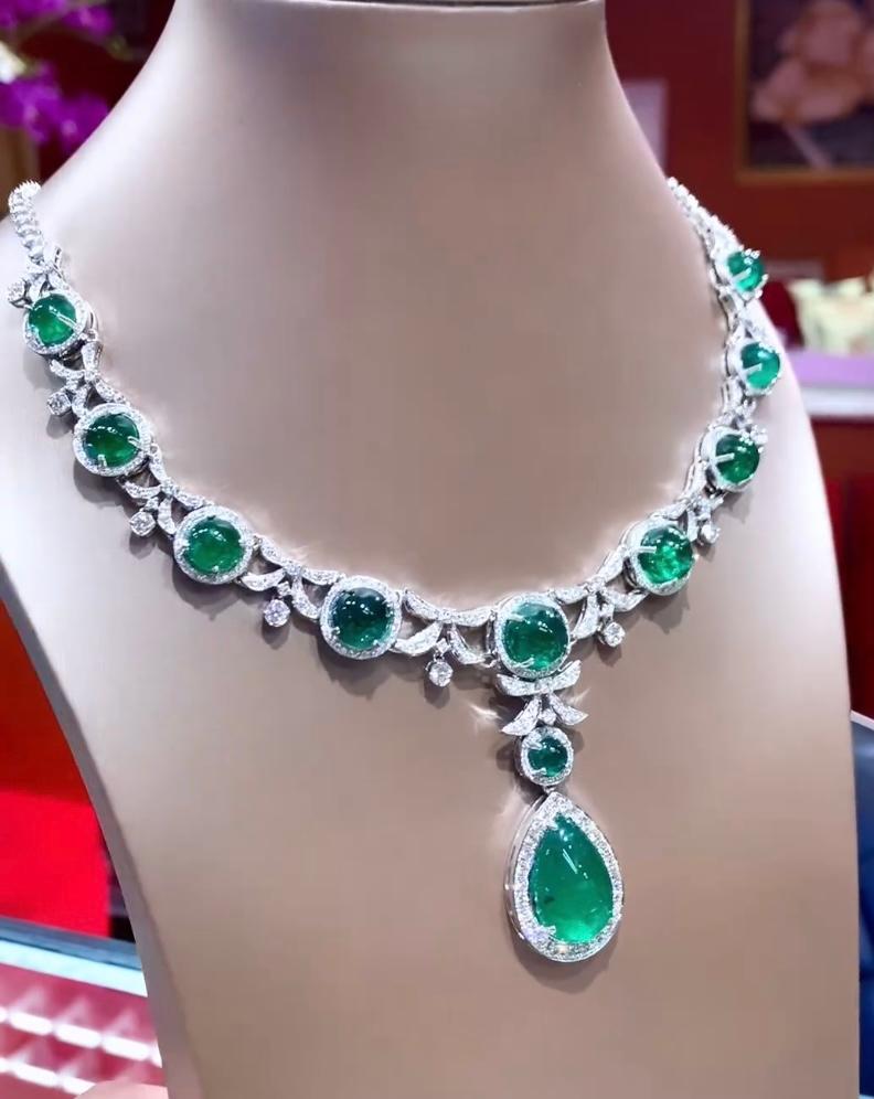 AIG Certified 65.00 Carats Zambian Emeralds 9.00 Ct  Diamonds 18K Gold Necklace For Sale 2