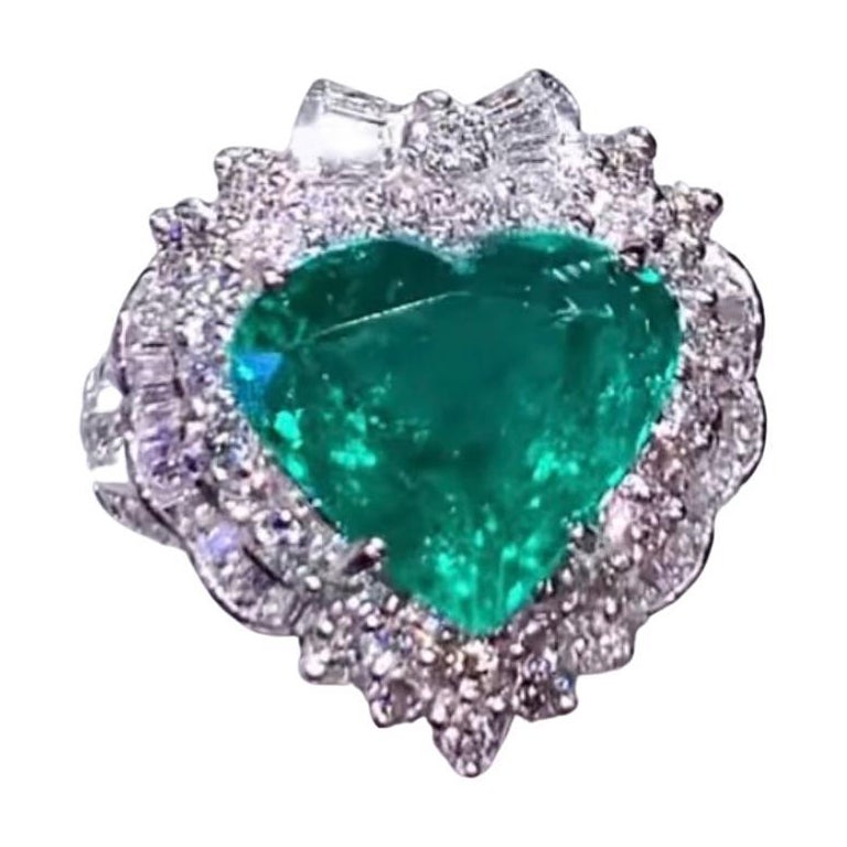 Émeraudes de Zambie certifiées AIG 6.60 carats  Bague en or 18K avec 1,80 ct de diamants