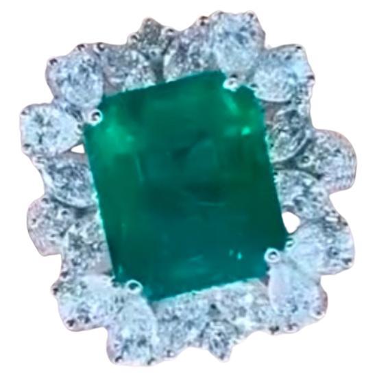 AIG Certified 6.70 Carat Zambian Emerald 2.80 Ct Diamonds 18K Gold Ring