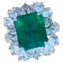 AIG Certified 6.70 Carat Zambian Emerald 2.80 Ct Diamonds 18K Gold Ring