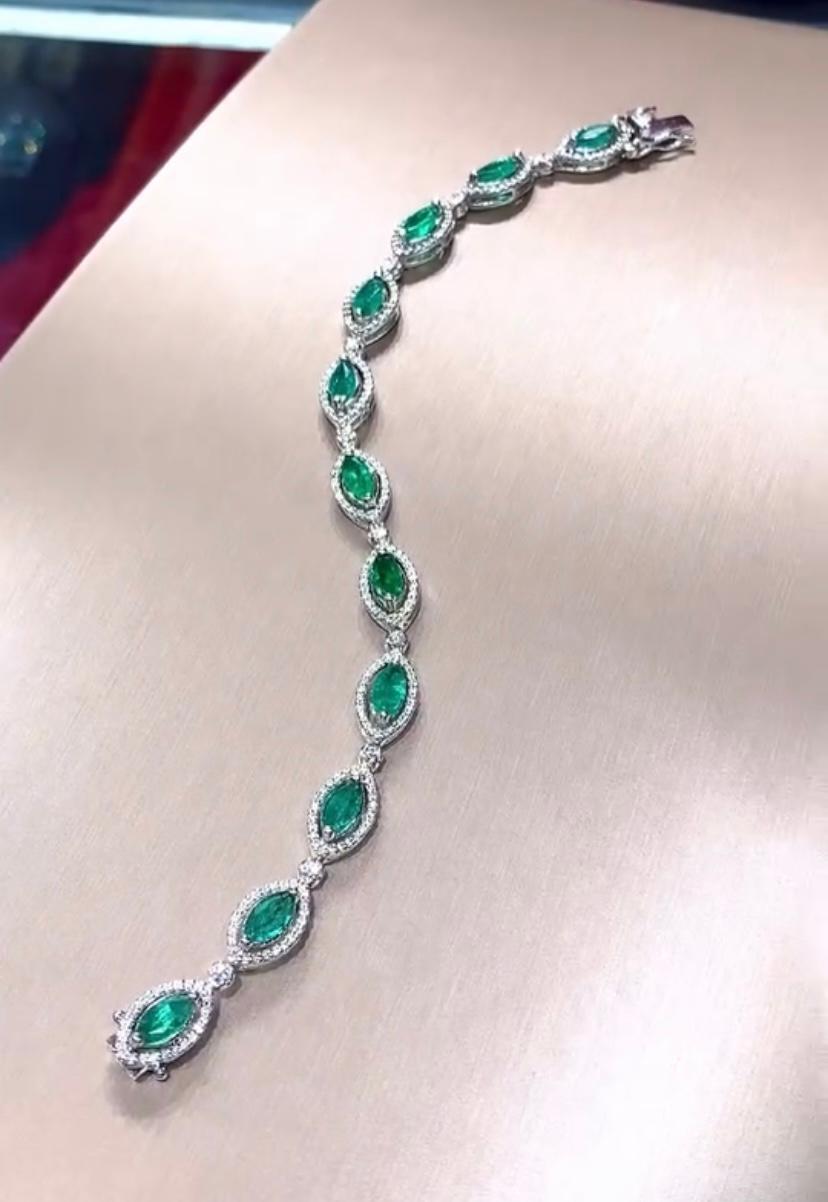 18 Karat Goldarmband mit AIG-zertifizierten 6,70 Karat sambischen Smaragden und 1,40 Karat Diamanten im Zustand „Neu“ im Angebot in Massafra, IT