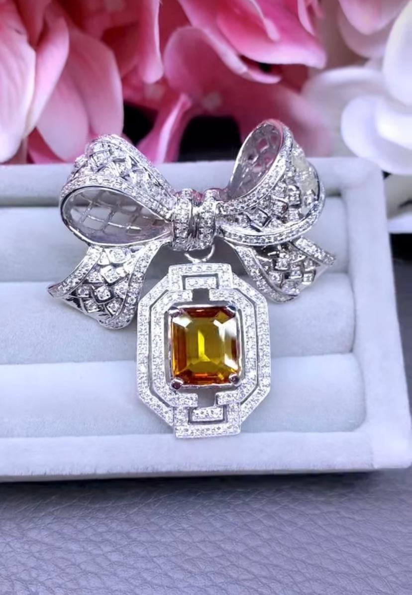 AIG Certified 6.70 Orange Sapphire  2.20 Ct Diamonds 18K Gold  Brooch/Pendant In New Condition For Sale In Massafra, IT