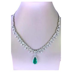 AIG Certified 6.85 Ct Diamonds 3.50 Ct Zambian Emerald 18K Gold Necklace