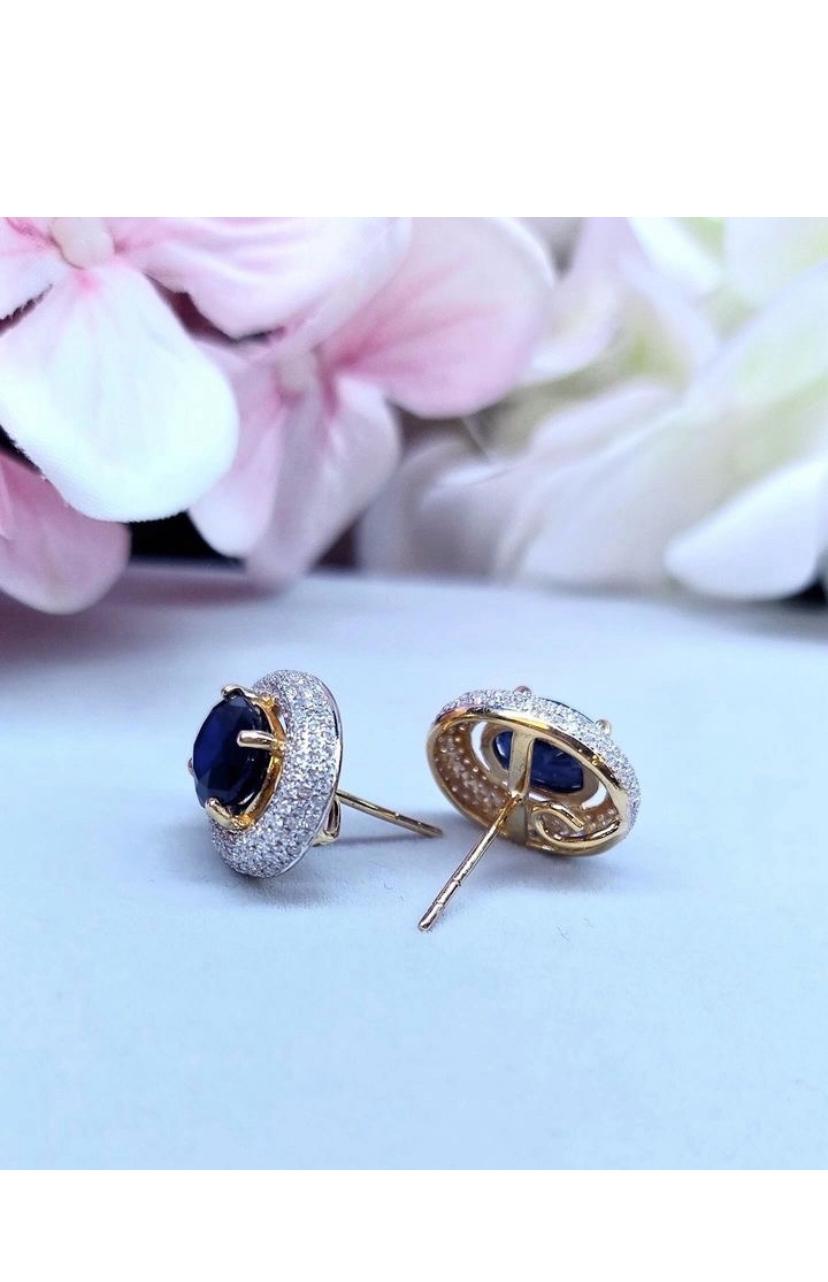 AIG - Certification 6.85 carats  Saphirs de Ceylan bleu  Boucles d'oreilles en or 18K avec diamants en vente 1