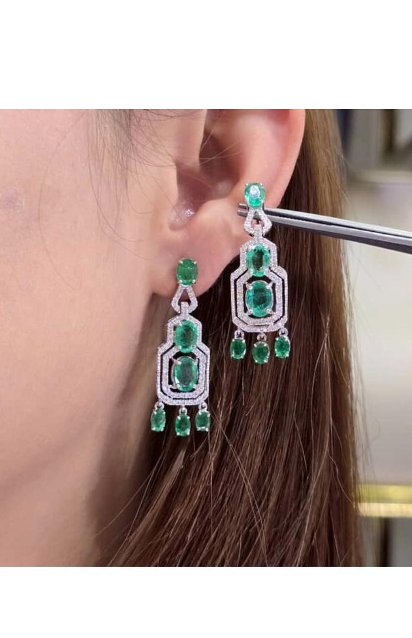 AIG zertifiziert 6,90 Karat sambische Smaragde Diamanten 18K Gold Ohrringe im Angebot 4