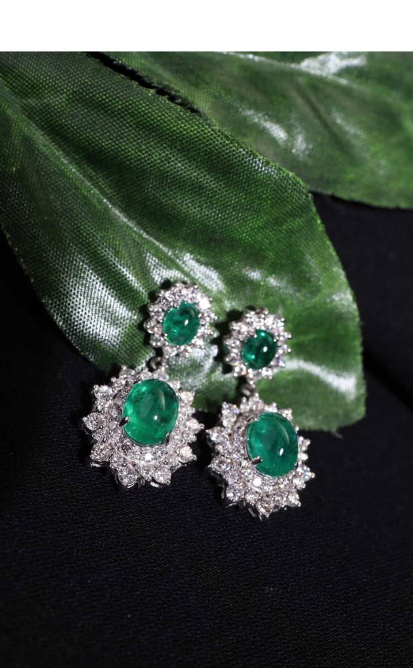 Boucles d'oreilles en or 18 carats certifiées AIG 6.90 Emeraudes de Zambie 2.80 Ct Diamants Neuf - En vente à New Delhi, Delhi