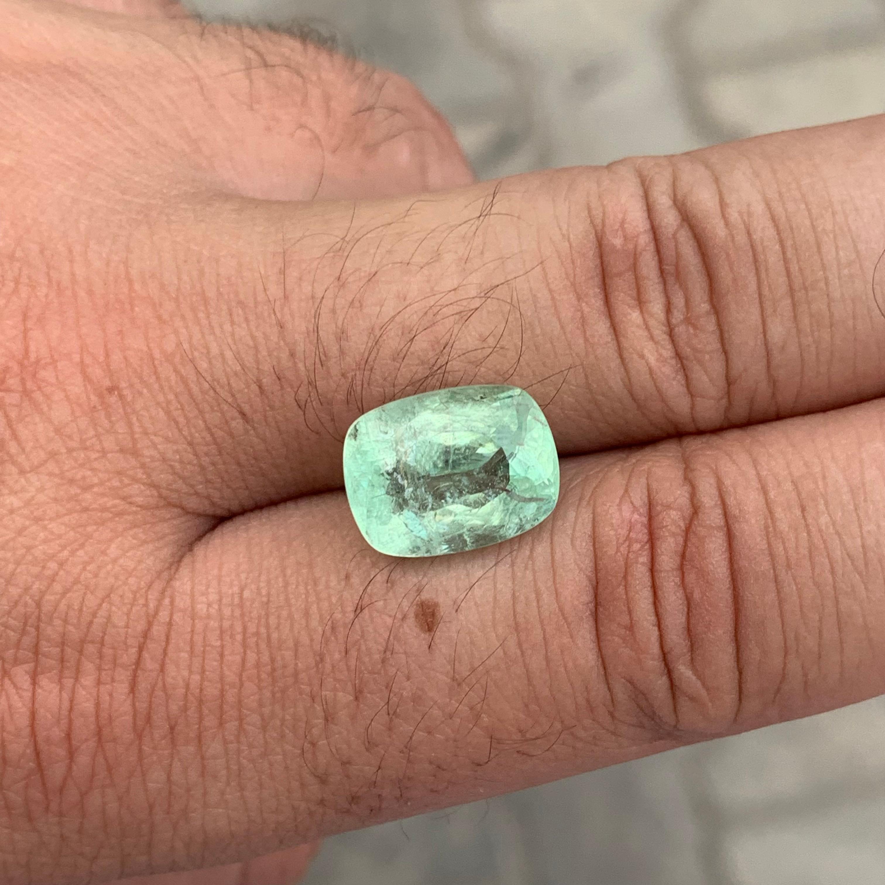AIG Certified 6.92 Carat Natural Loose Paraiba Tourmaline From Mozambique's Mine en vente 6