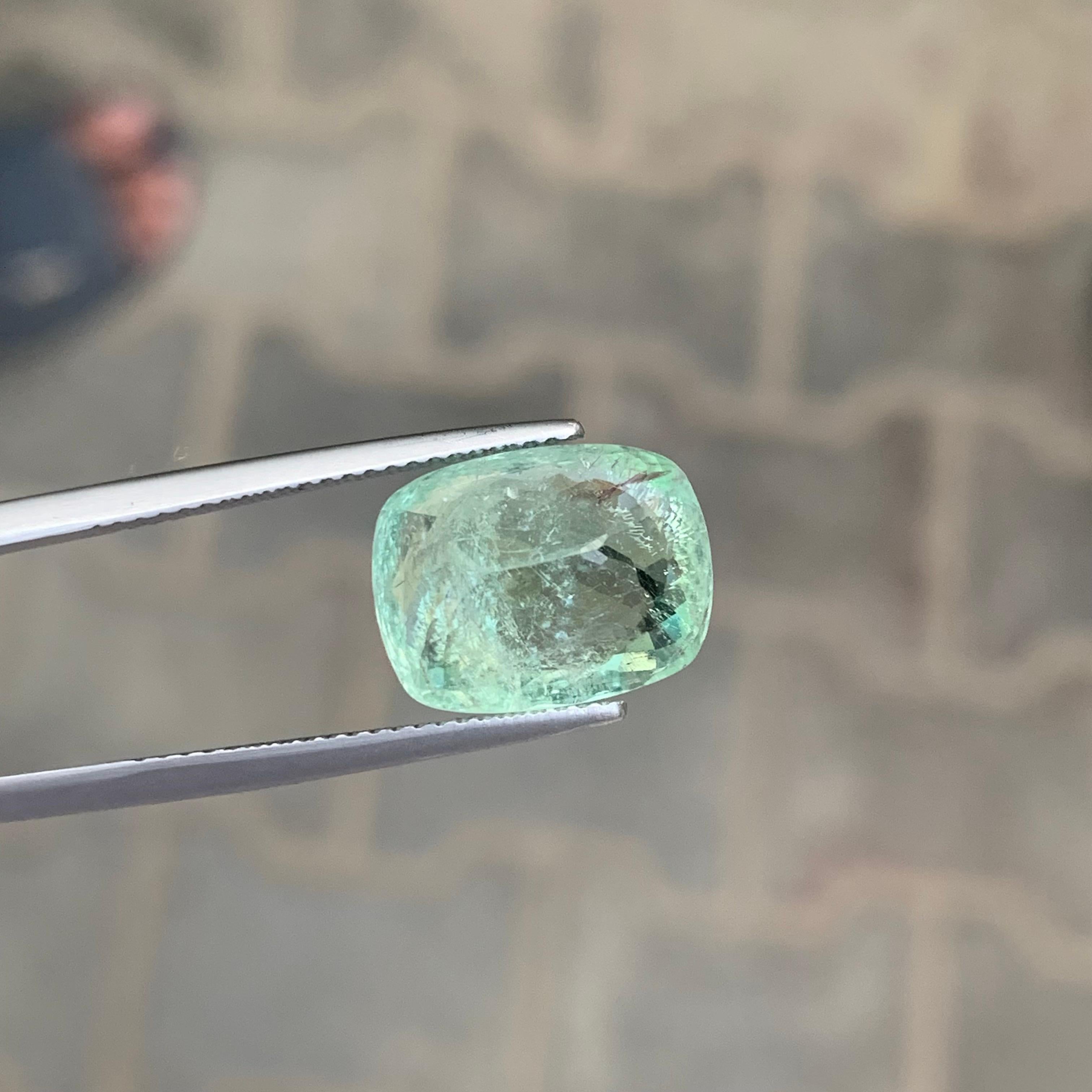 AIG Certified 6.92 Carat Natural Loose Paraiba Tourmaline From Mozambique's Mine Unisexe en vente