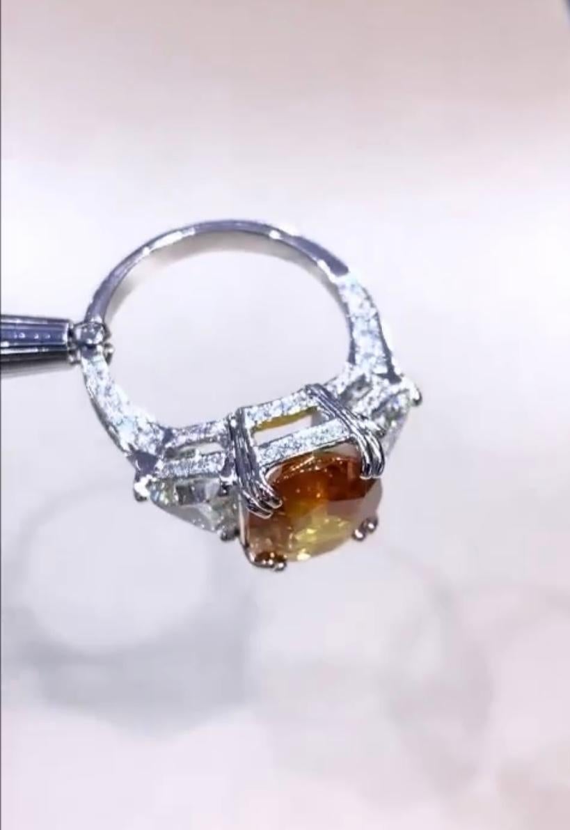 Taille ovale Saphir naturel certifié AIG de 7,00 carats  Diamants 2,20 carats  Bague en or 18k en vente