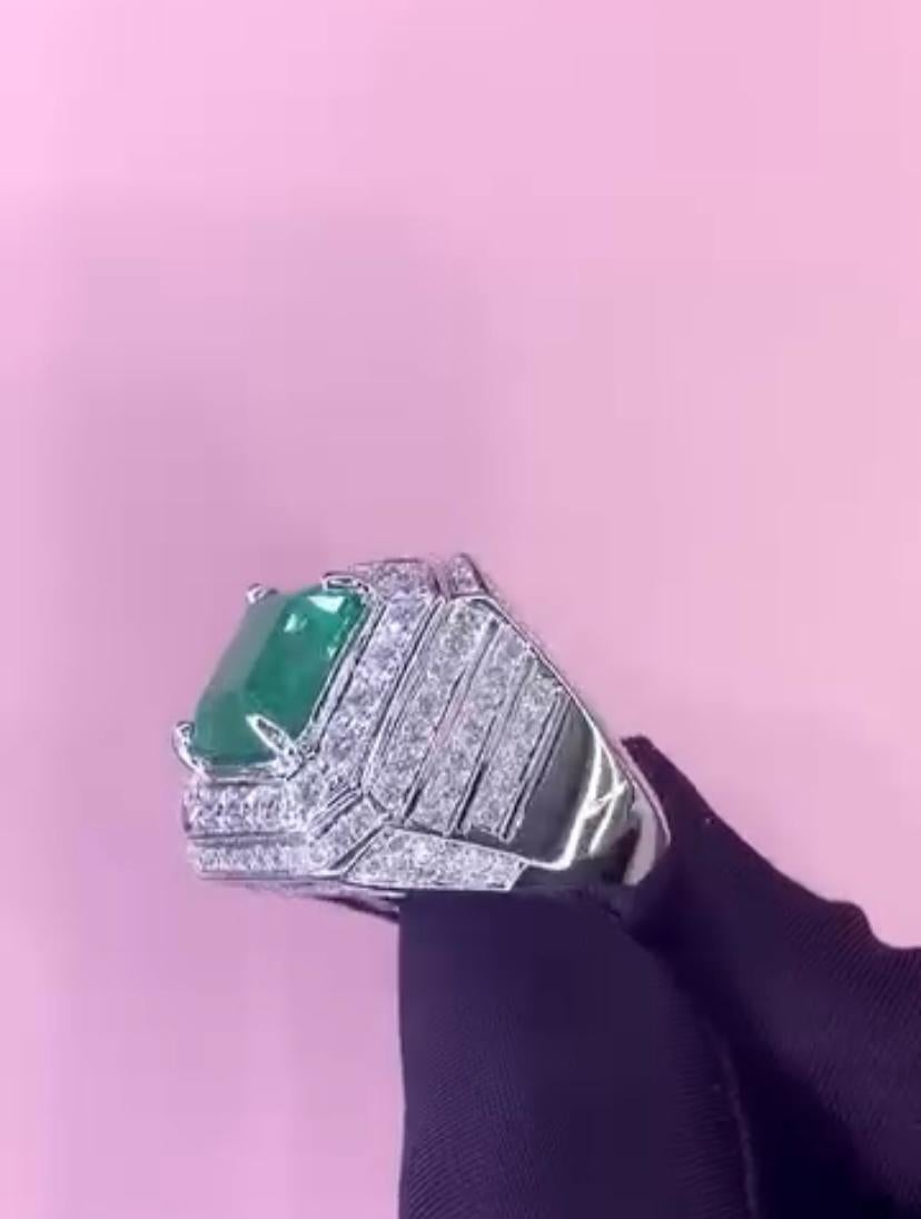 18 Karat Goldring, AIG-zertifizierter 7,00 Karat sambischer Smaragd 2,30 Karat Diamanten für Damen oder Herren im Angebot
