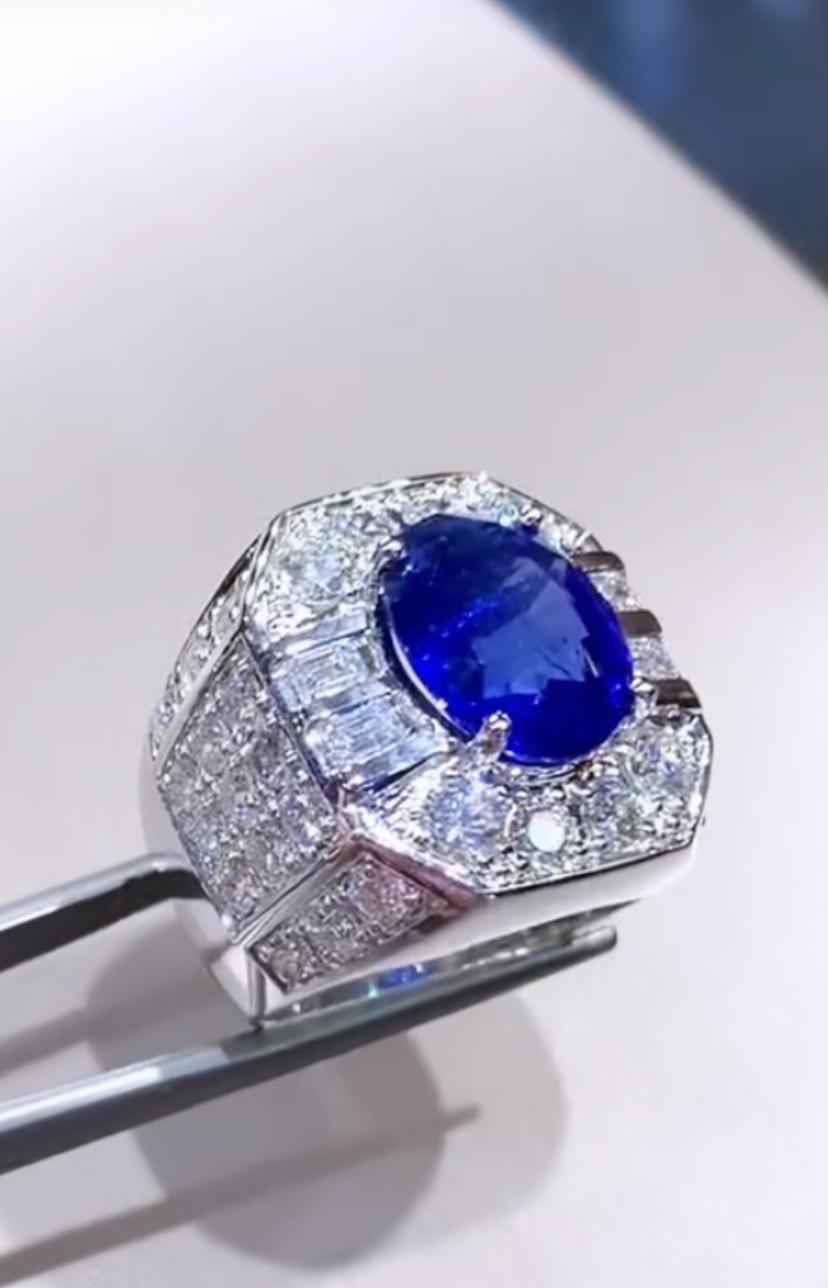 AIG Certified 7.40  Blue Ceylon Sapphire 3.80 Ct Diamonds  18K Gold Ring In New Condition For Sale In Massafra, IT